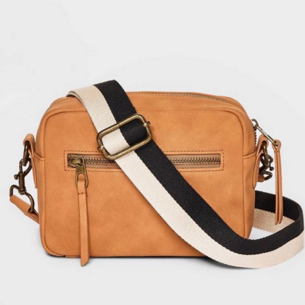 Camera Crossbody Bag ~ Universal Thread - image 1
